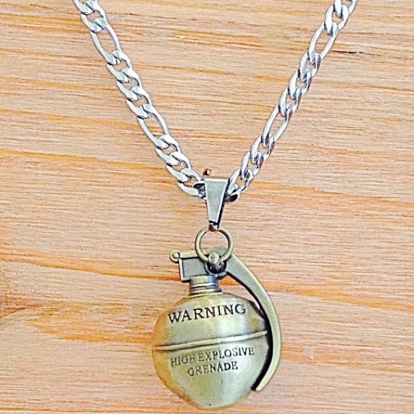 Jewelry - 🆕3D Grenade Pendant